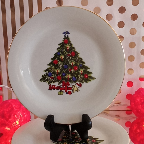 Christmas Tree Plate with gold trim - Picture 2 of 8